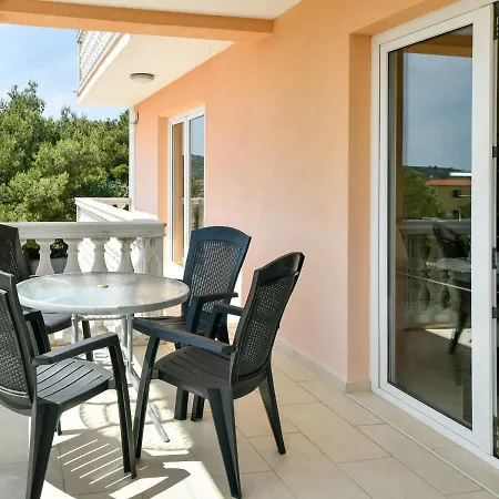 Appartement Milin-2 By Interhome Jezera