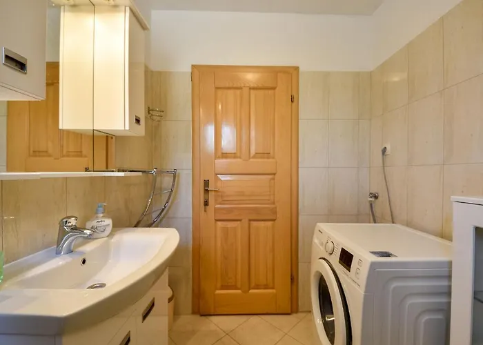 Milin-2 By Interhome * イェゼラ